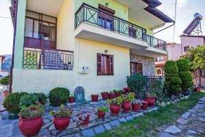 Apostolos House