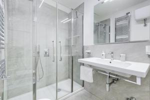 BDC - Spanish Steps Gold 2bdr suite