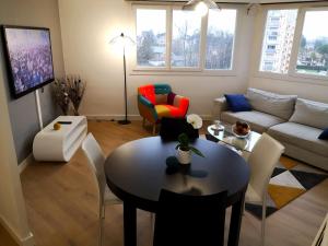 Appartement tout confort 2 chbres - 72m2 - avec terrasse et vue Pyrénées
