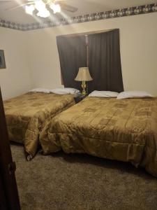 Two-Bedroom Suite room in Columbine Cabins