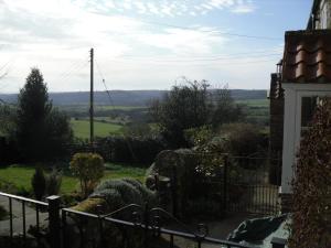 Cottage Sleeps3-Fireplace-Balcony-Garden-Mountain