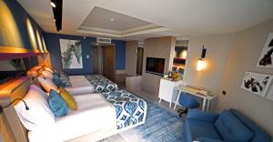 Standard Double Room with Sea View room in Royal Wings Hotel