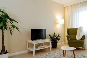 Elegant Vibes Apartment next to Obor market