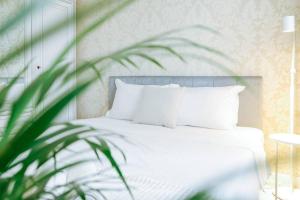 Elegant Vibes Apartment next to Obor market