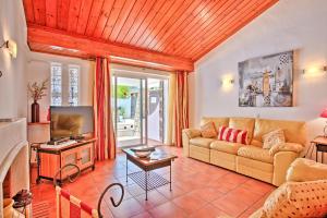 Villa Dela by Villa Plus