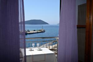 Oasis Deluxe Apartments Skopelos Greece