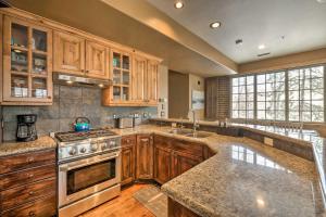 Lavish Jeremy Ranch Retreat - 6 Mi to the Canyons!