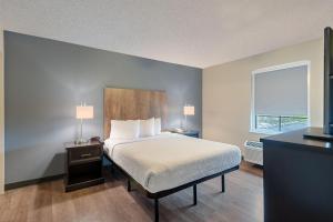 Queen Studio - Non-Smoking room in Extended Stay America Suites - Fort Lauderdale - Deerfield Beach