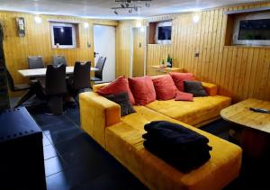 Exklusive Naturoase direkt am Ars Natura Wanderweg mit Panoramablick auf Melsungen