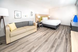 King Studio Suite with Roll-in Shower - Non-Smoking room in Country Inn & Suites by Radisson Stone Mountain GA
