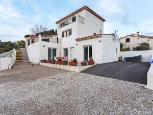 Maisons de vacances Comfortable Home in Drap with swimming pool 15 km from Nice : photos des chambres