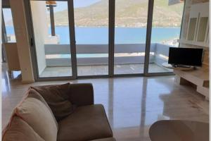 Penthouse -Breathtaking sea view-Just on the beach