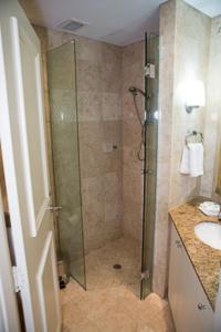 Bond 512 Self Catering