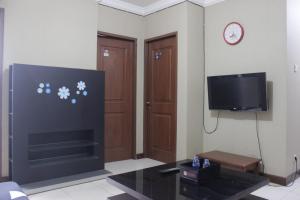 Strategic & Cozy 2BR at Majesty Apartment near Maranatha Christian University By Travelio