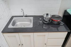 Gaudy Studio at Baileys Apartment by Travelio