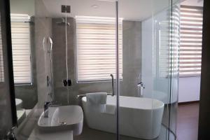 Mansion Park Hotel & Apartment