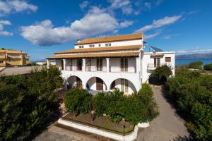 Island Kavos Annex studios