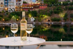 Straight to the Lake View Apartments