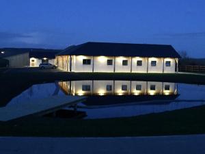 Maisons de vacances Gite du Haras de la vallee de REUX : photos des chambres