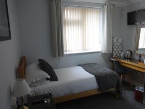 Single Room - First Floor room in Autumn House