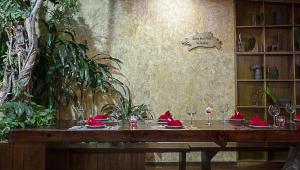 Draha Halong Hotel - Serenity, Charm and Nature - Preferred by Western Travelers