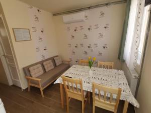 Gyöngyvirág Apartmanház