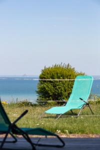 Maisons d'hotes La Metairie-du-Vauhariot - Lodge ou Chambre - Piscine Chauffee - Vue Mer et Mont Saint Michel et GR34 - Residence Hoteliere : photos des chambres