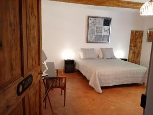 B&B / Chambres d'hotes LE MAS DES FLANERAIES : photos des chambres