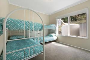 Eastern Views Beach House - Spacious Family Escape