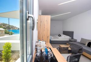 ORO Family Suite Syros Greece