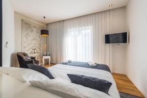 Central rooms in Old Town by Belmont Realty