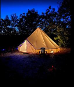 Tentes de luxe Camping Arbre de Vie : Tente Cloche Rouge