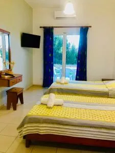 Room in Studio - Amazing 1 bed room apartment Banos and Swimming Pool - 罗达