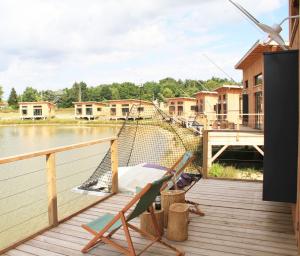 Hotels EcoLodges Les Carrelets - Golf des Graves et du Sauternais : Chalet 2 Chambres