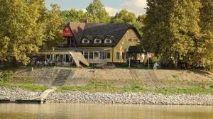 Vizafogó Panzió és Étterem - Csátalja