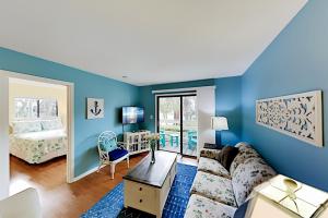 Two-Bedroom Apartment room in Island Villa: Pools Spa & Tennis - Steps to Sand condo