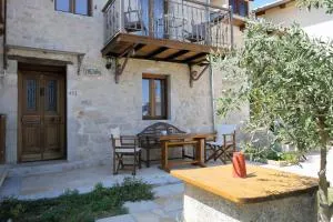 Matzanas House - Kariótes