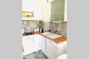 La petite Pinède Studio climatisé proche plage