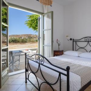 Mirabeli Apartments & Suites Milos Greece