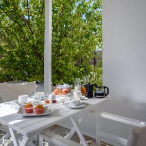 Mirabeli Apartments & Suites Milos Greece