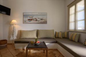 Mirabeli Apartments & Suites Milos Greece