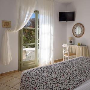 Mirabeli Apartments & Suites Milos Greece