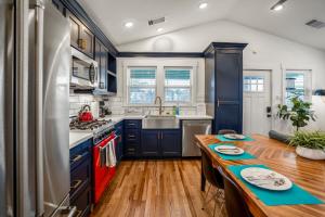 Sweet Home Alabama Street in Houston Central