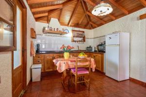 Charming House in Buenavista del Norte with Shared Pool