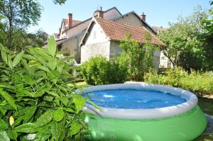 Maison de 2 chambres avec terrasse et wifi a Ornans