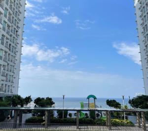 Green Bay Pluit Apartment - Seaview Studio Fast Wifi