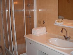 Hotels Logis Hotel Bellevue : Chambre Double