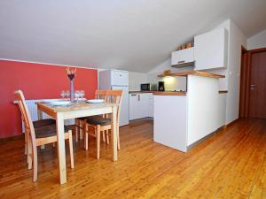 Apartment Cvita-2 by Interhome