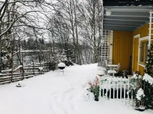 Apple tree cabin with river views - Garpenberg