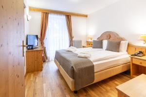Standard Double or Twin Room with Balcony room in Hotel Soreghes Gran Chalet